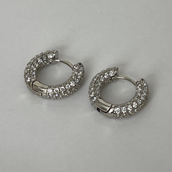 New Luxury Silver Color Huggie Hoop Earrings for Women - Picture 2 of 6